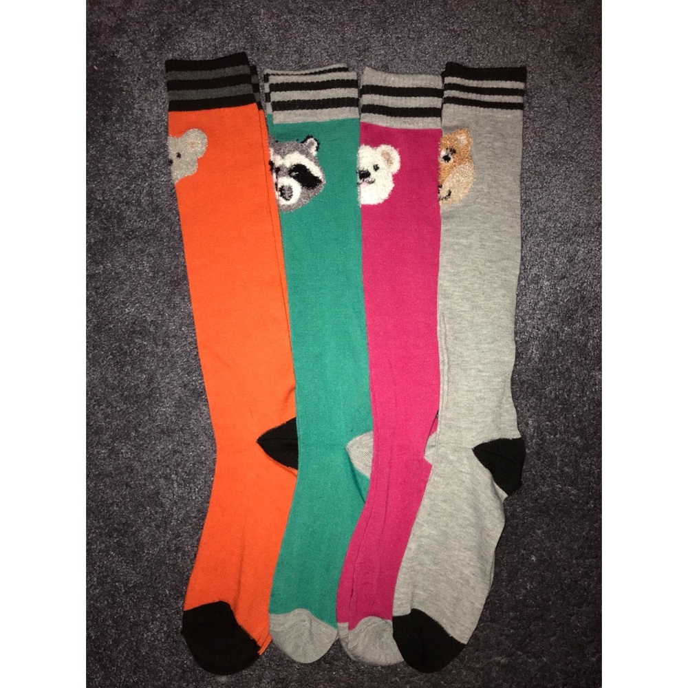 4 pk of women’s size 4-6 high socks
